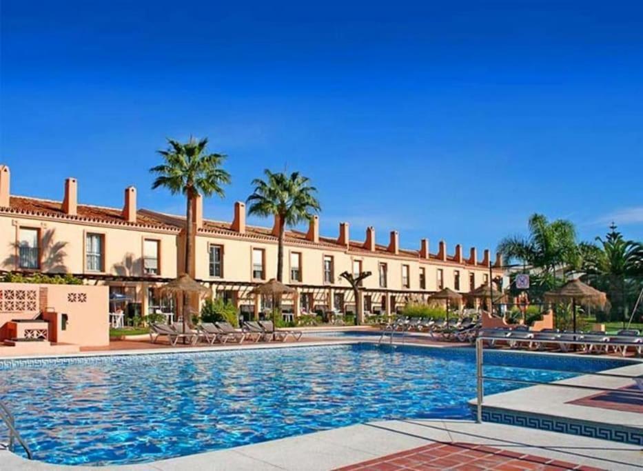 Apartamento Marina Del Sol 121 Фуeнхирола Екстериор снимка